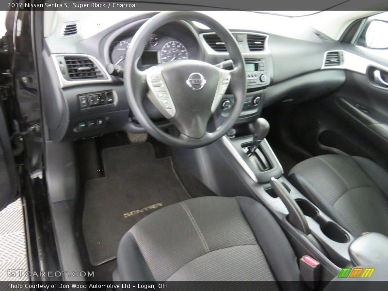 Super Black / Charcoal 2017 Nissan Sentra S