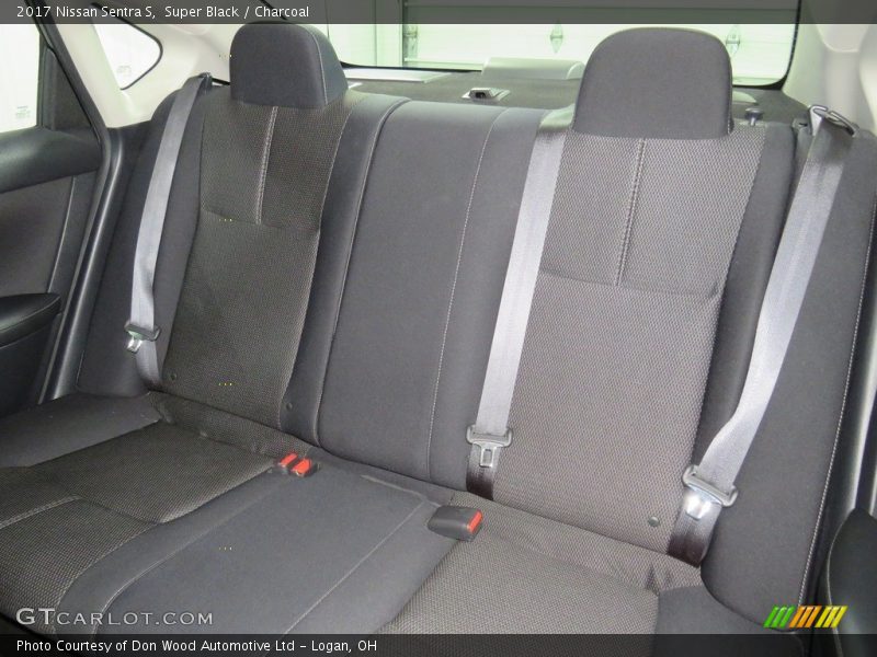 Super Black / Charcoal 2017 Nissan Sentra S