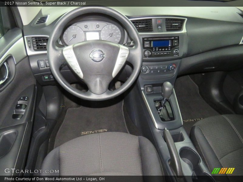 Super Black / Charcoal 2017 Nissan Sentra S