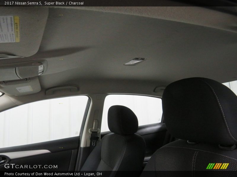 Super Black / Charcoal 2017 Nissan Sentra S