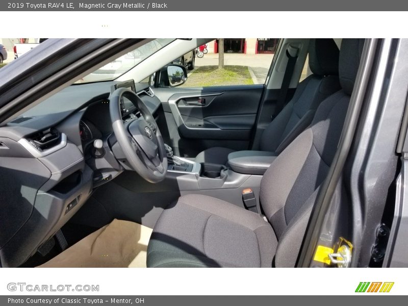Magnetic Gray Metallic / Black 2019 Toyota RAV4 LE