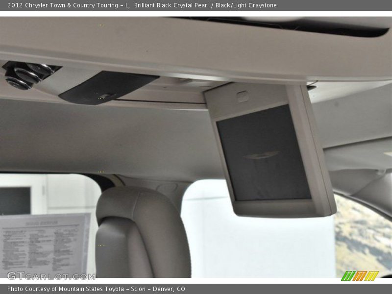 Brilliant Black Crystal Pearl / Black/Light Graystone 2012 Chrysler Town & Country Touring - L