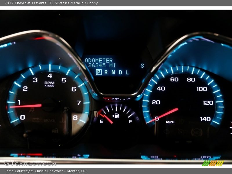 Silver Ice Metallic / Ebony 2017 Chevrolet Traverse LT