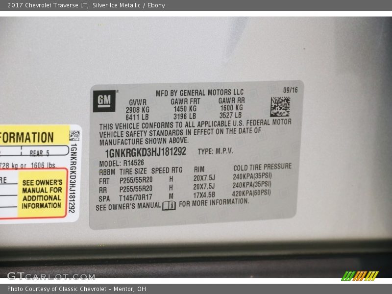 Silver Ice Metallic / Ebony 2017 Chevrolet Traverse LT