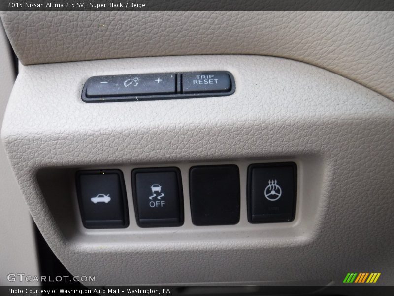 Super Black / Beige 2015 Nissan Altima 2.5 SV