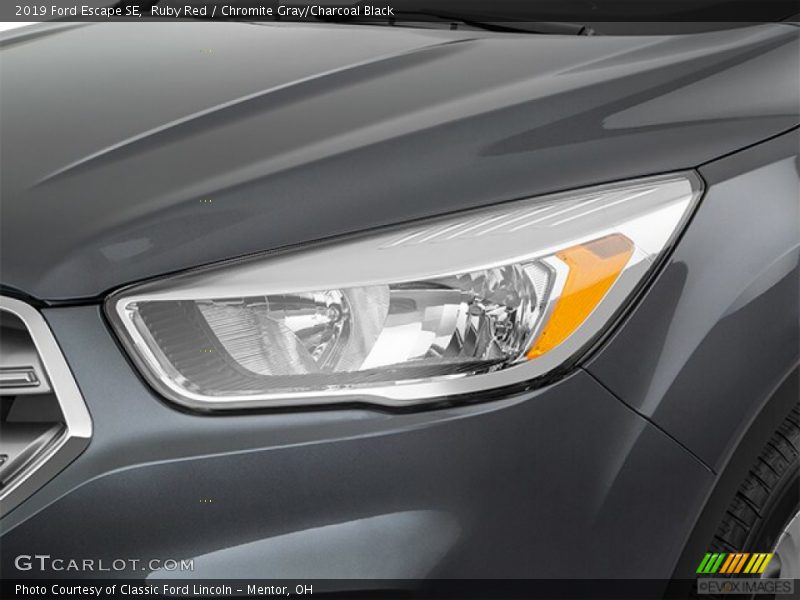 Ruby Red / Chromite Gray/Charcoal Black 2019 Ford Escape SE