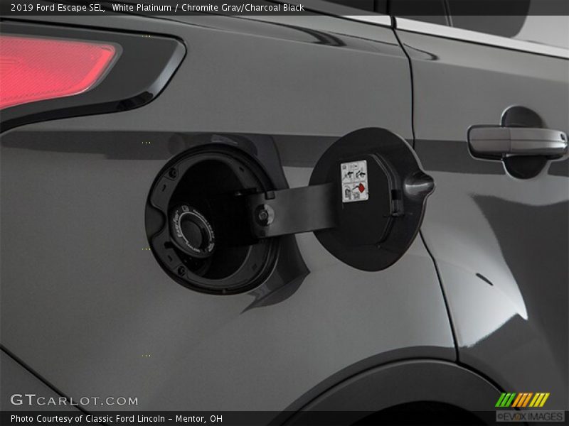 White Platinum / Chromite Gray/Charcoal Black 2019 Ford Escape SEL