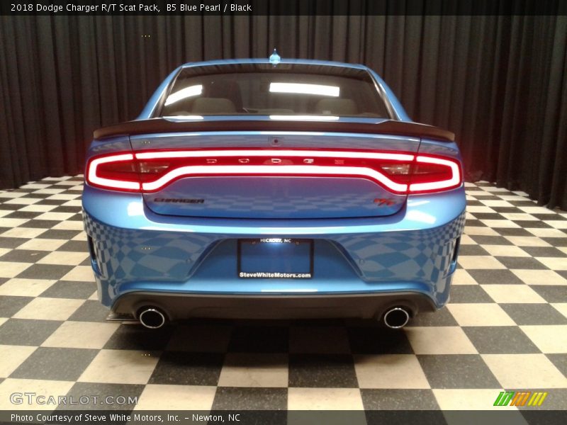 B5 Blue Pearl / Black 2018 Dodge Charger R/T Scat Pack
