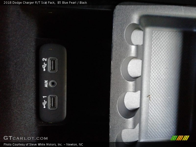 B5 Blue Pearl / Black 2018 Dodge Charger R/T Scat Pack