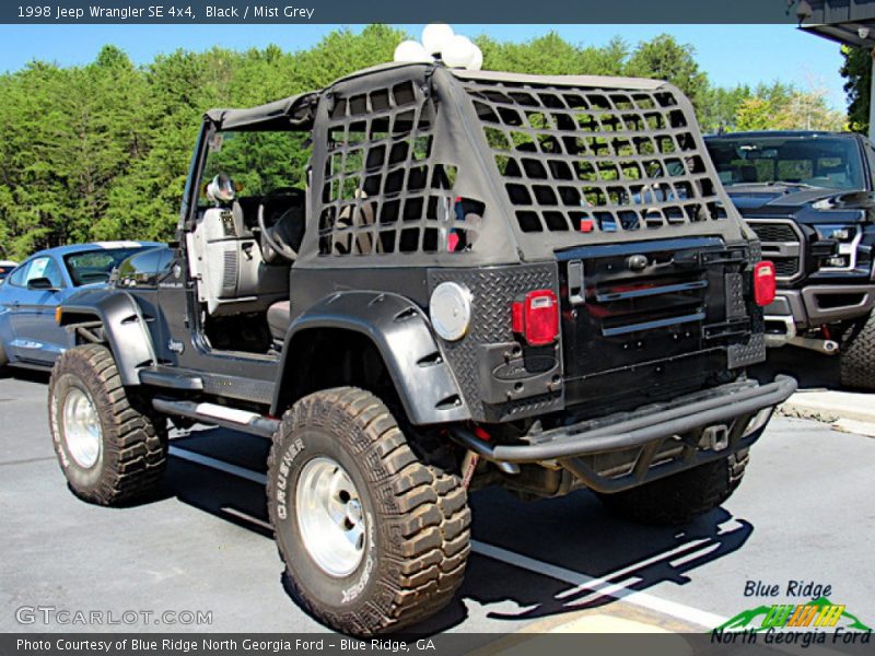 Black / Mist Grey 1998 Jeep Wrangler SE 4x4