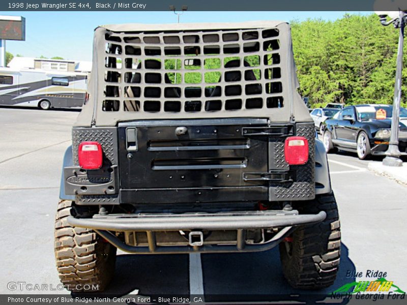Black / Mist Grey 1998 Jeep Wrangler SE 4x4