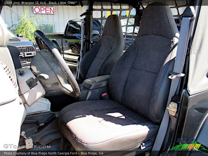 Black / Mist Grey 1998 Jeep Wrangler SE 4x4