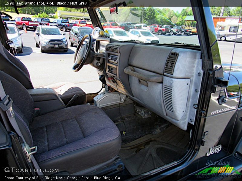 Black / Mist Grey 1998 Jeep Wrangler SE 4x4