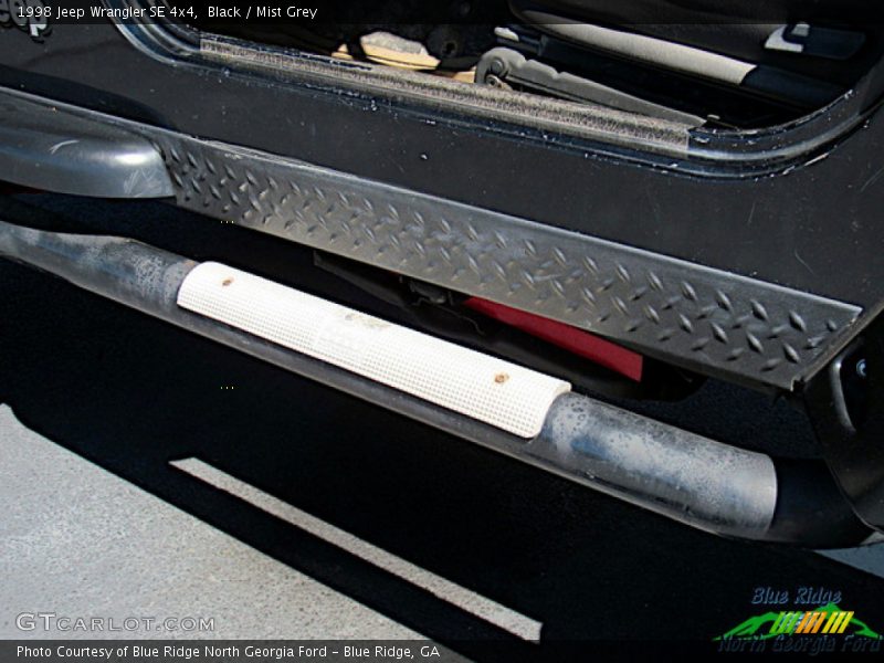 Black / Mist Grey 1998 Jeep Wrangler SE 4x4