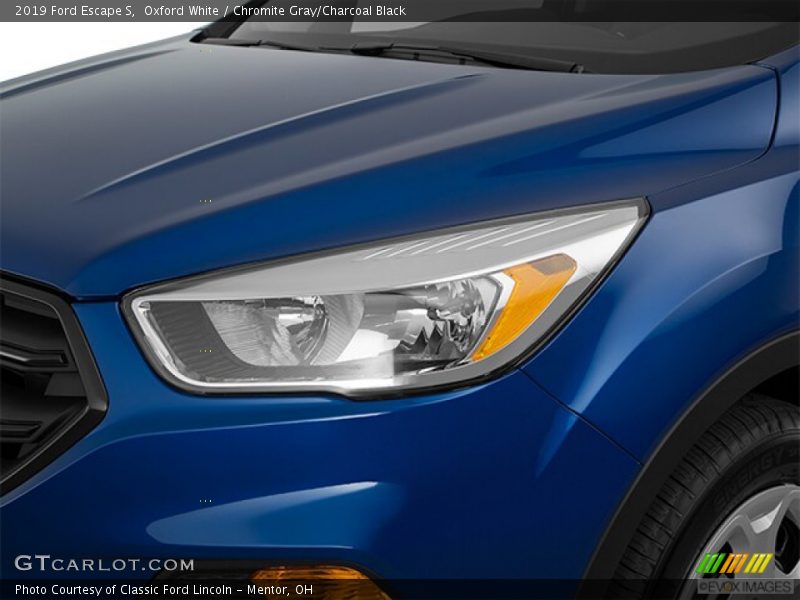 Oxford White / Chromite Gray/Charcoal Black 2019 Ford Escape S