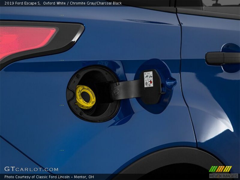 Oxford White / Chromite Gray/Charcoal Black 2019 Ford Escape S