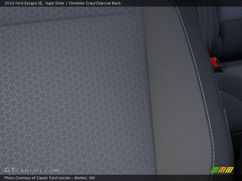 Ingot Silver / Chromite Gray/Charcoal Black 2019 Ford Escape SE