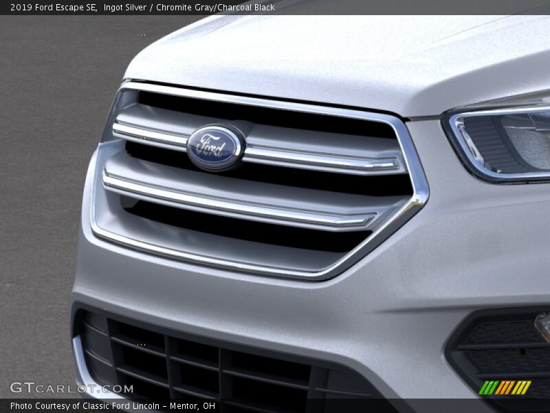 Ingot Silver / Chromite Gray/Charcoal Black 2019 Ford Escape SE