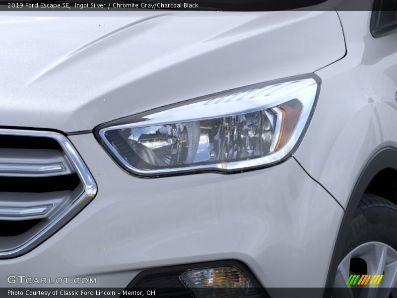 Ingot Silver / Chromite Gray/Charcoal Black 2019 Ford Escape SE