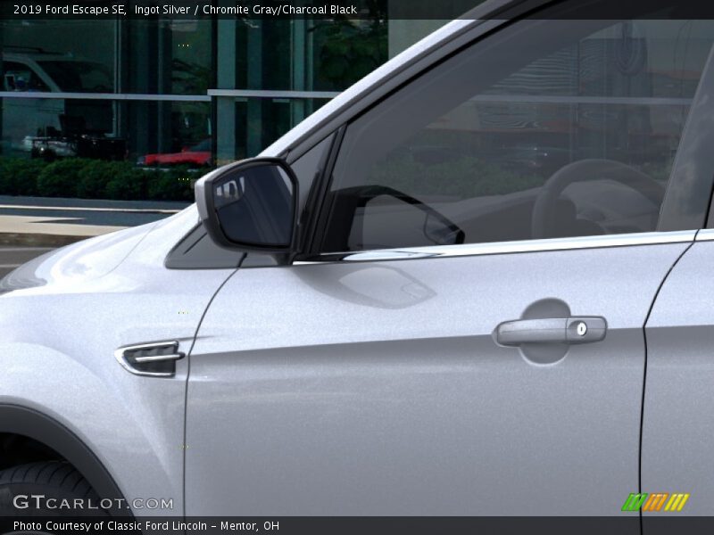 Ingot Silver / Chromite Gray/Charcoal Black 2019 Ford Escape SE