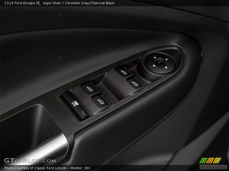 Ingot Silver / Chromite Gray/Charcoal Black 2019 Ford Escape SE