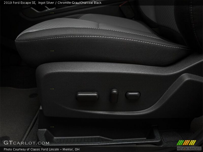Ingot Silver / Chromite Gray/Charcoal Black 2019 Ford Escape SE