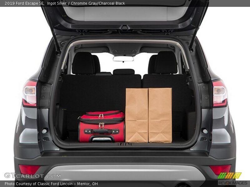 Ingot Silver / Chromite Gray/Charcoal Black 2019 Ford Escape SE