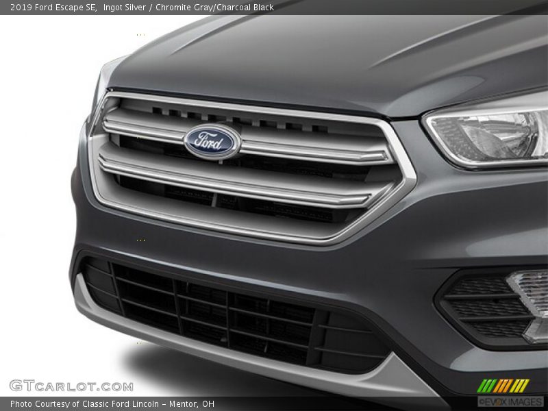 Ingot Silver / Chromite Gray/Charcoal Black 2019 Ford Escape SE