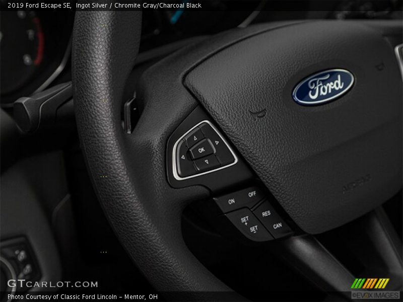 Ingot Silver / Chromite Gray/Charcoal Black 2019 Ford Escape SE