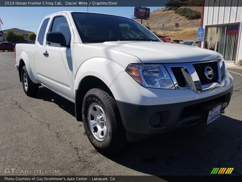 Glacier White / Graphite/Steel 2019 Nissan Frontier S King Cab