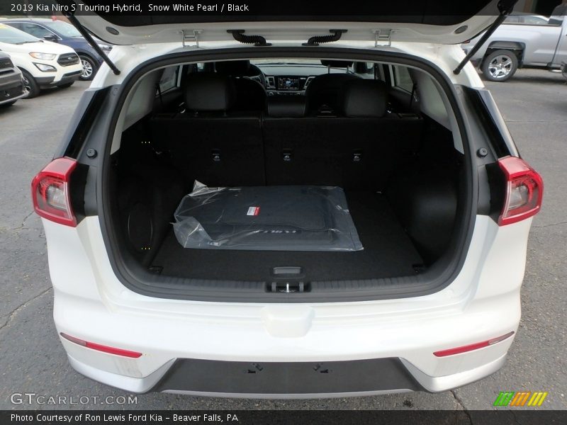 Snow White Pearl / Black 2019 Kia Niro S Touring Hybrid