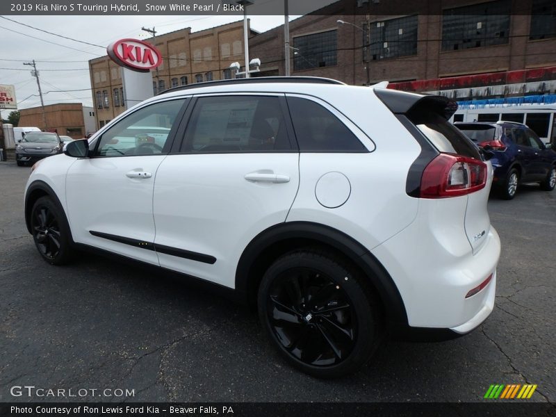 Snow White Pearl / Black 2019 Kia Niro S Touring Hybrid