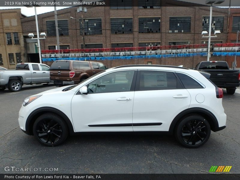 Snow White Pearl / Black 2019 Kia Niro S Touring Hybrid