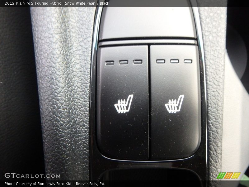 Snow White Pearl / Black 2019 Kia Niro S Touring Hybrid