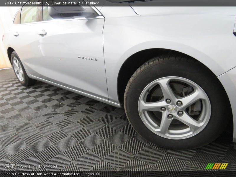 Silver Ice Metallic / Jet Black 2017 Chevrolet Malibu LS