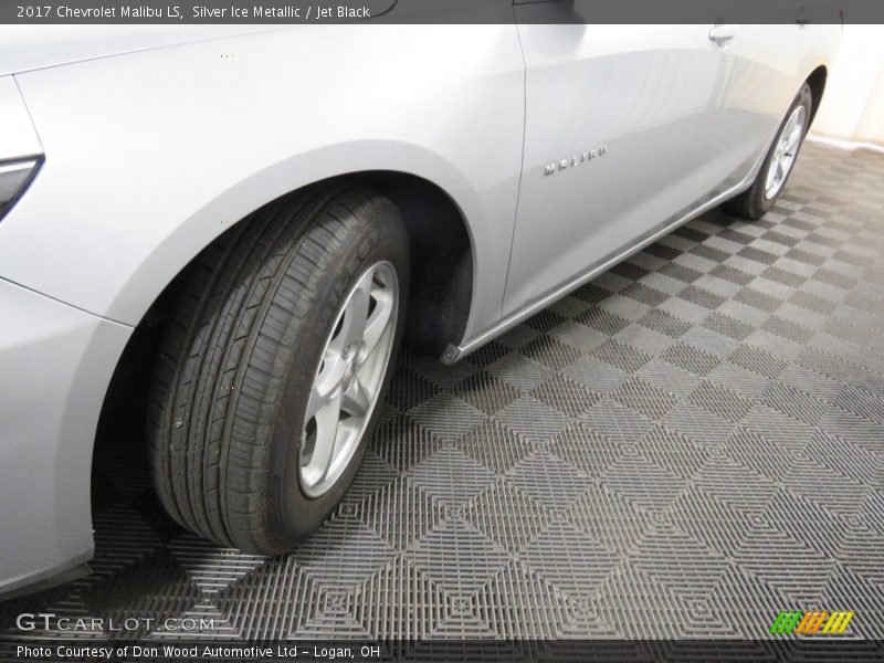 Silver Ice Metallic / Jet Black 2017 Chevrolet Malibu LS