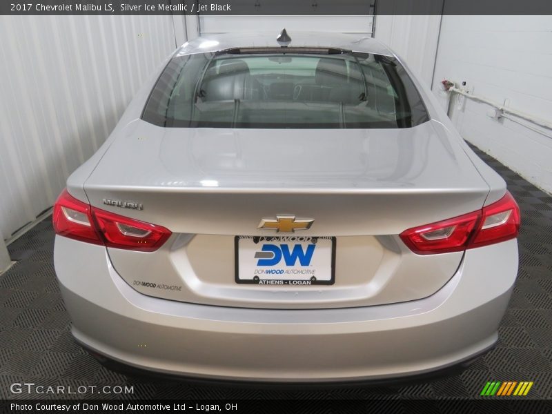Silver Ice Metallic / Jet Black 2017 Chevrolet Malibu LS