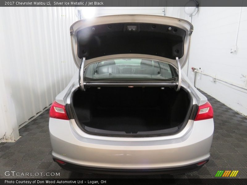 Silver Ice Metallic / Jet Black 2017 Chevrolet Malibu LS