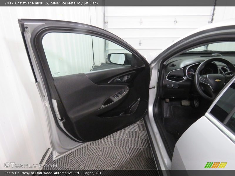 Silver Ice Metallic / Jet Black 2017 Chevrolet Malibu LS