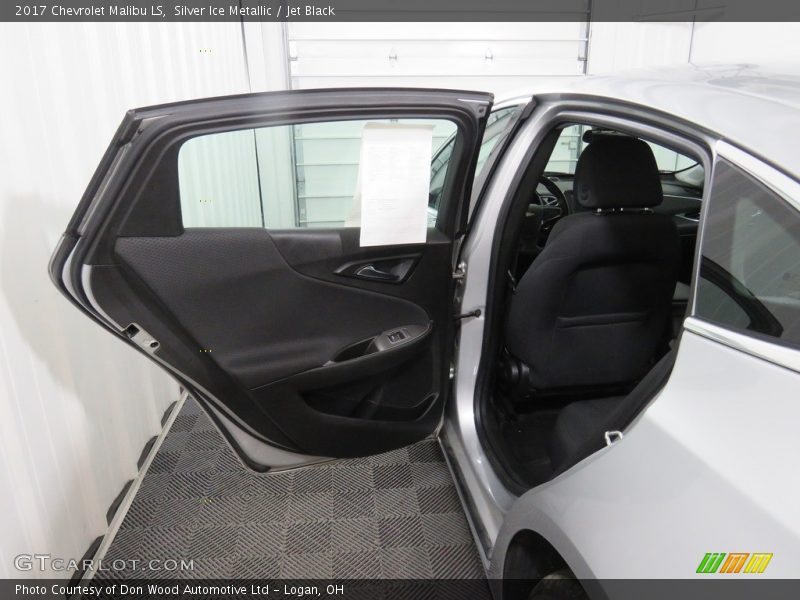 Silver Ice Metallic / Jet Black 2017 Chevrolet Malibu LS