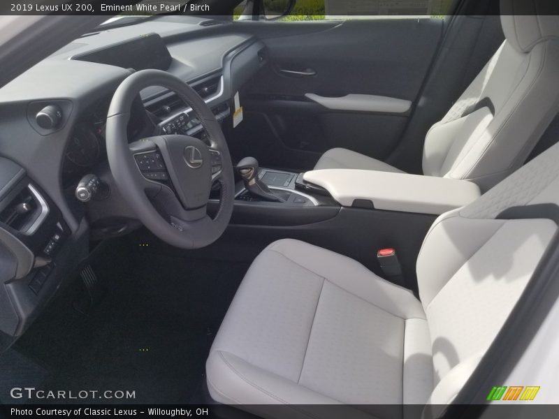 Eminent White Pearl / Birch 2019 Lexus UX 200