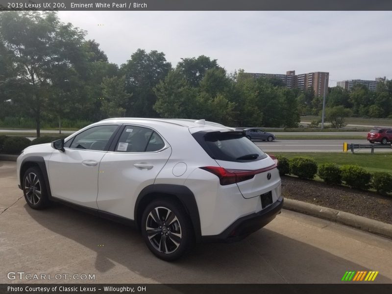 Eminent White Pearl / Birch 2019 Lexus UX 200