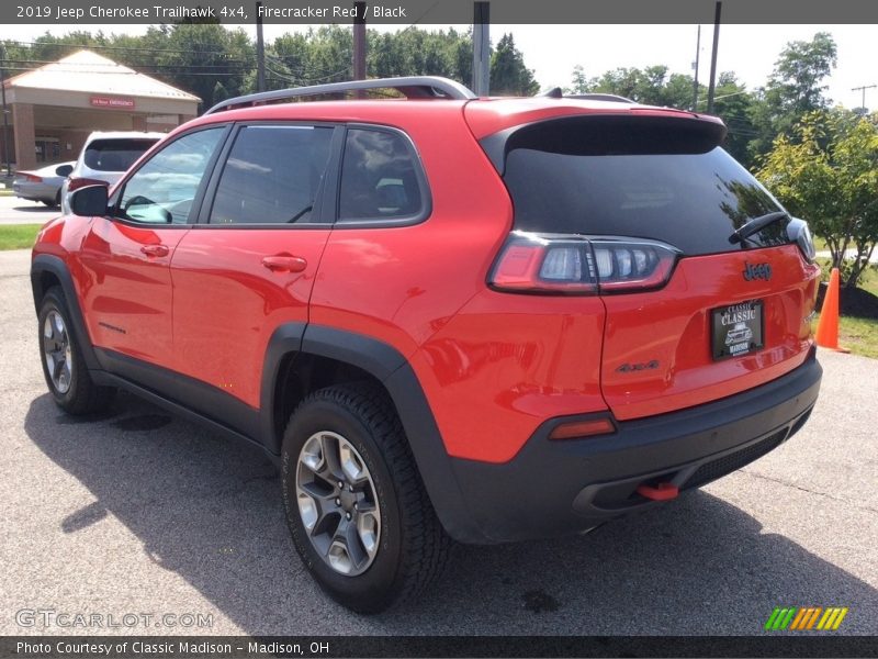 Firecracker Red / Black 2019 Jeep Cherokee Trailhawk 4x4