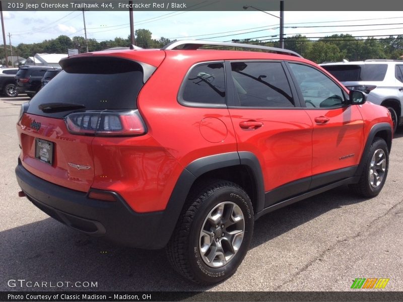 Firecracker Red / Black 2019 Jeep Cherokee Trailhawk 4x4