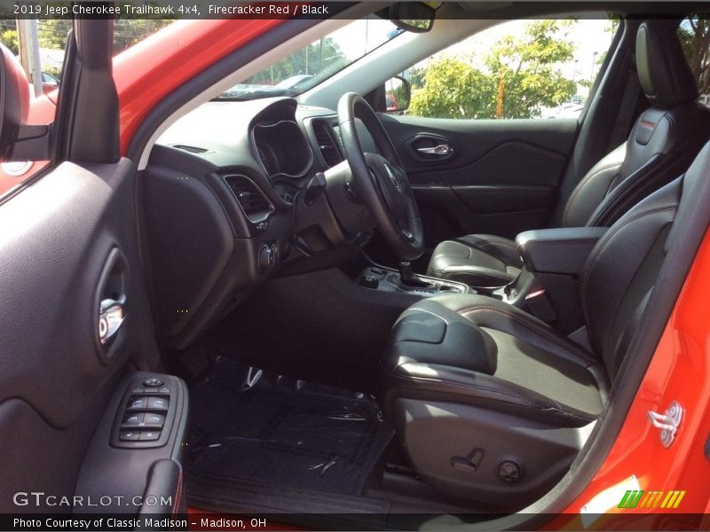 Front Seat of 2019 Cherokee Trailhawk 4x4