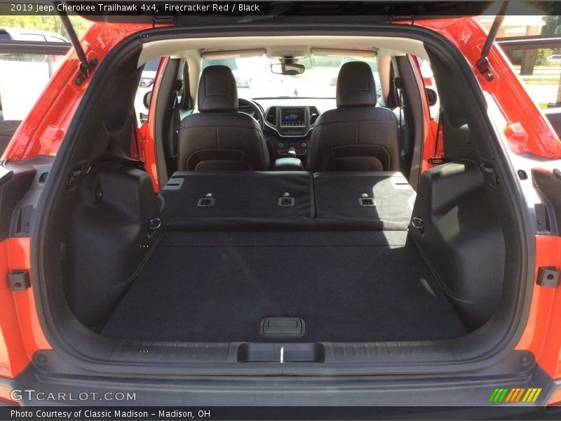 Firecracker Red / Black 2019 Jeep Cherokee Trailhawk 4x4
