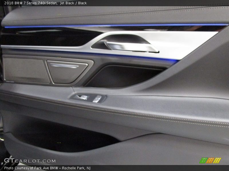 Jet Black / Black 2018 BMW 7 Series 740i Sedan