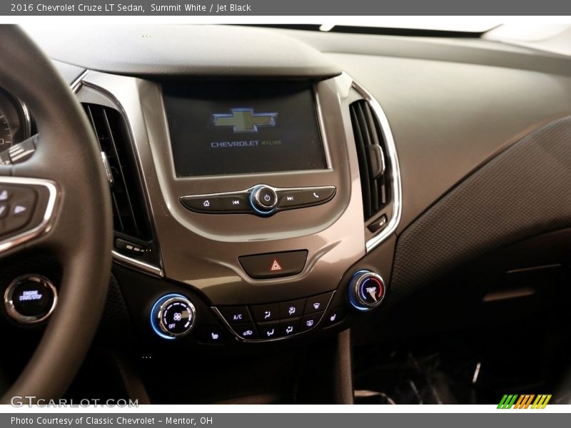 Summit White / Jet Black 2016 Chevrolet Cruze LT Sedan