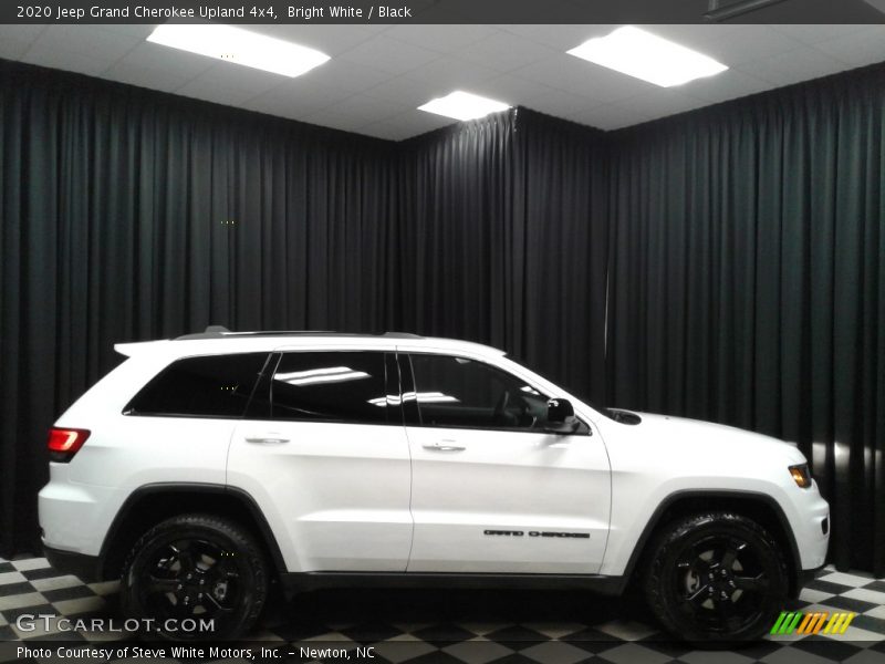 Bright White / Black 2020 Jeep Grand Cherokee Upland 4x4