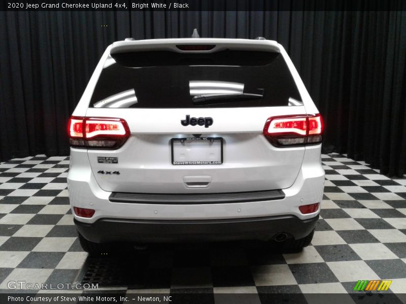 Bright White / Black 2020 Jeep Grand Cherokee Upland 4x4